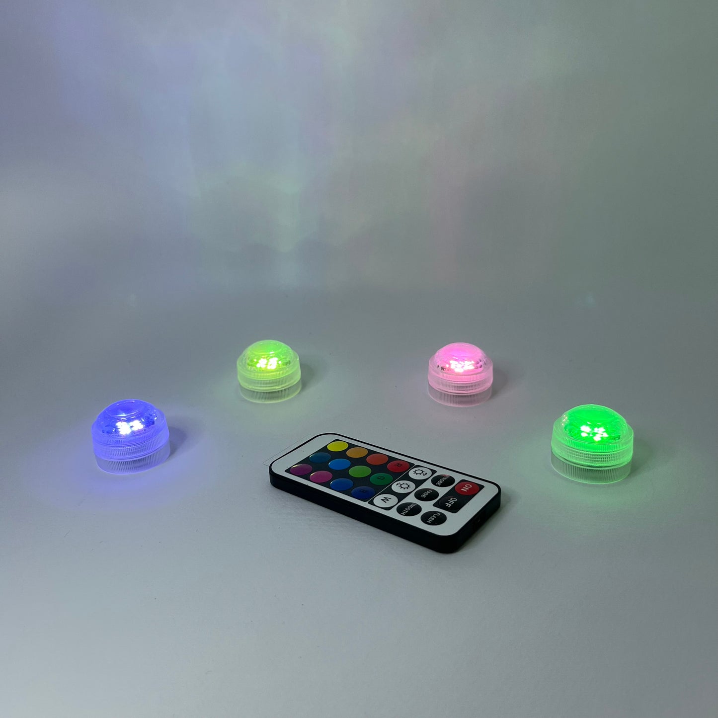 4 броя мини безжични LED светлини!